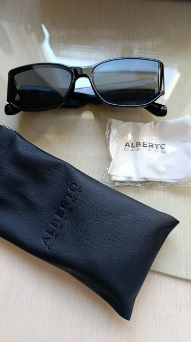 Очки солнцезащитные черные