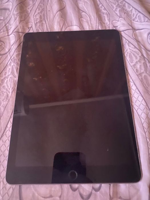 Продам планшет IPad 6 поколения