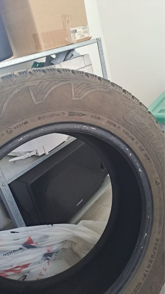 Продам шины, резину шипованную зимнюю R17