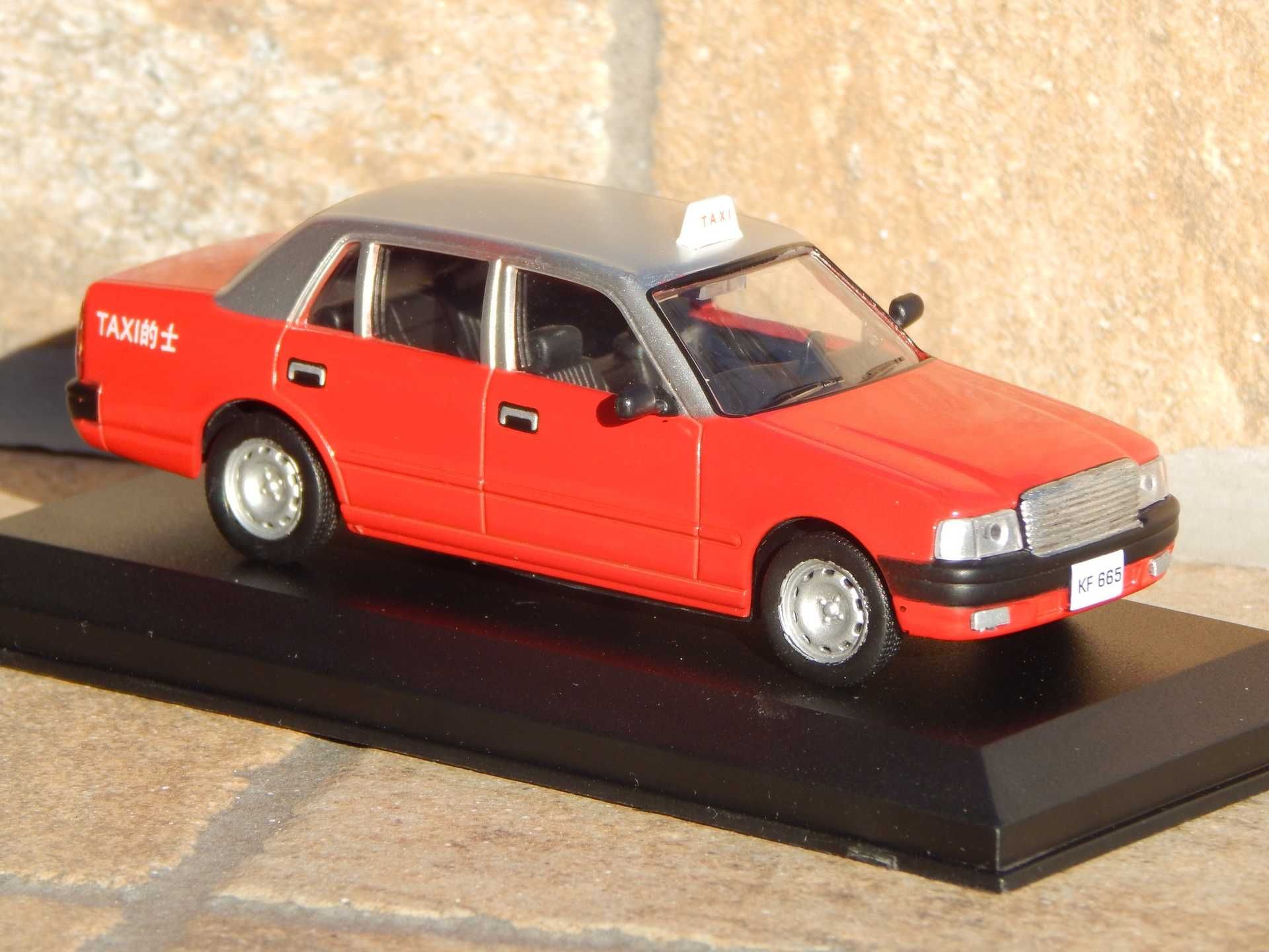 Macheta masina taxi Toyota Crown Comfort Hong Kong 1995 sc 1:43