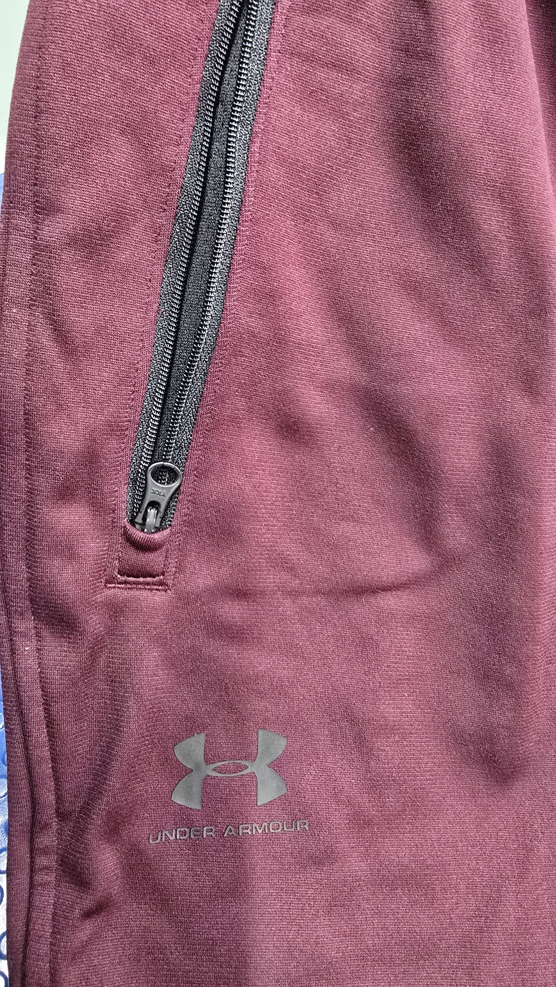 Under Armor ново мъжко долнище размер L