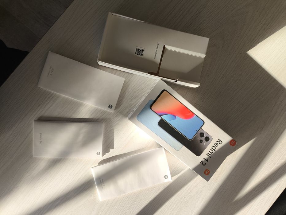 Redmi 12 128/4 .