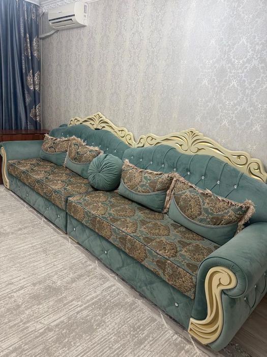 Продам диван для зала