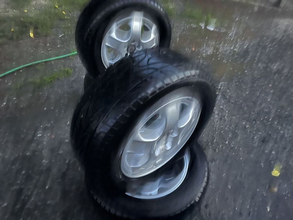 Vand jante cu caucicuri de ML