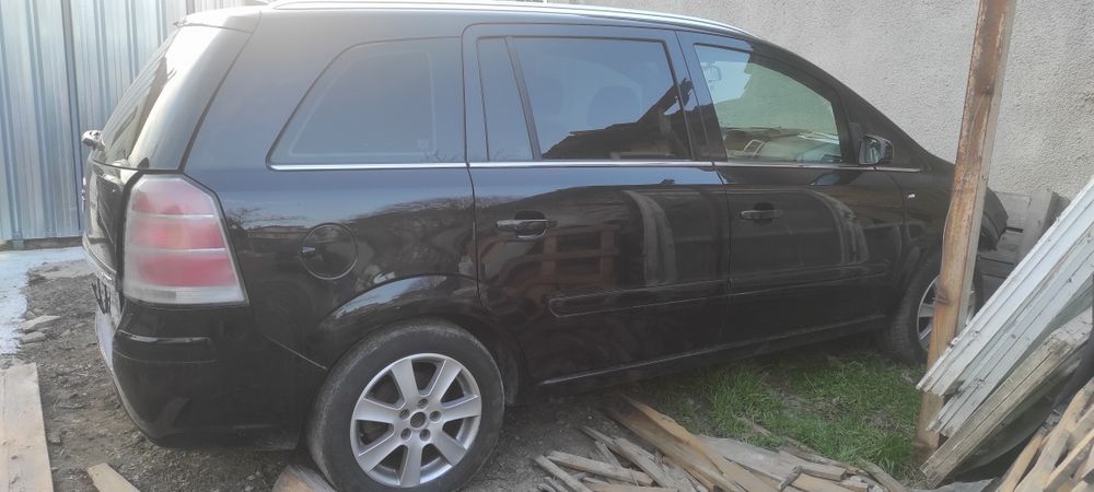 Opel Zafira B 1.9cdti 120- НА ЧАСТИ!!!