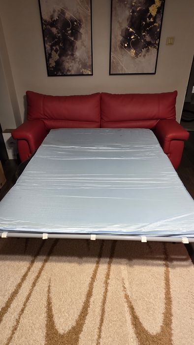 Set living: canapea, fotoliu, măsuță cafea, masa cu 4 scaune