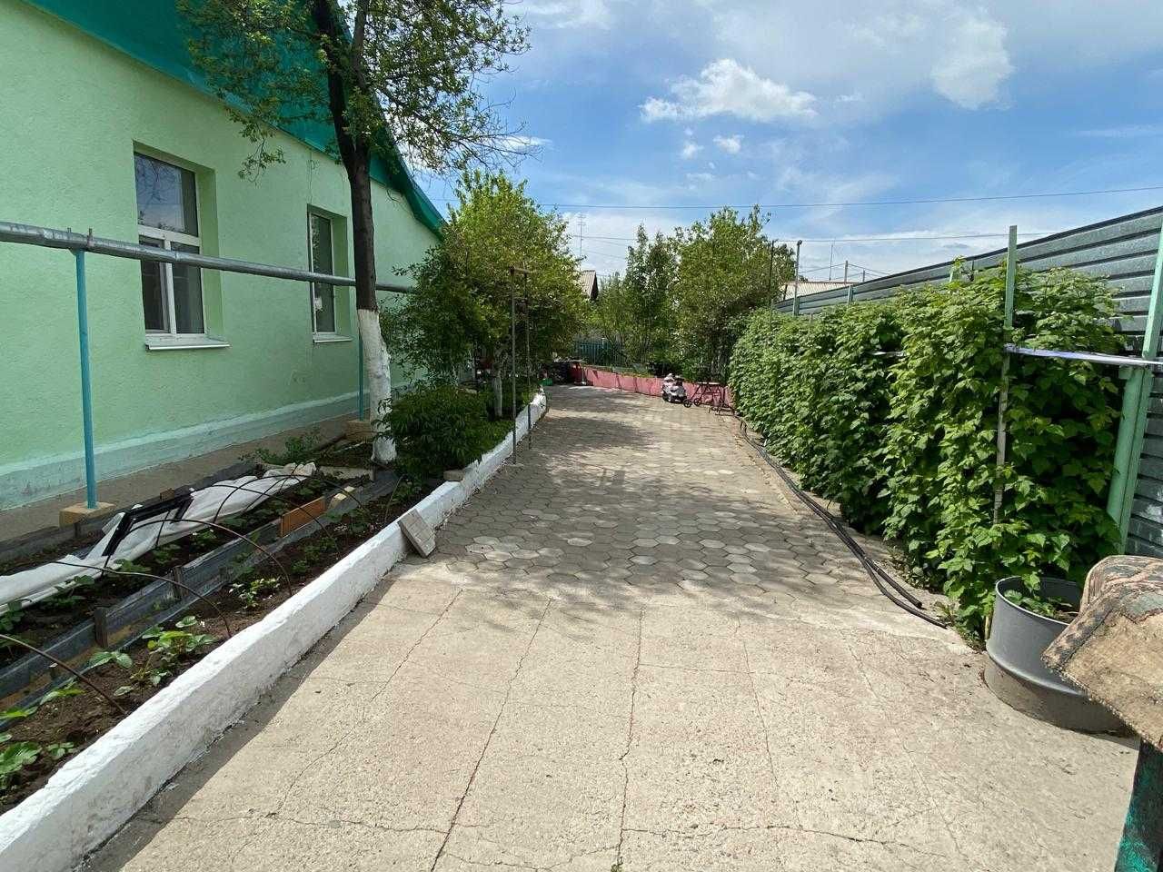 Благоустроенный дом с участком