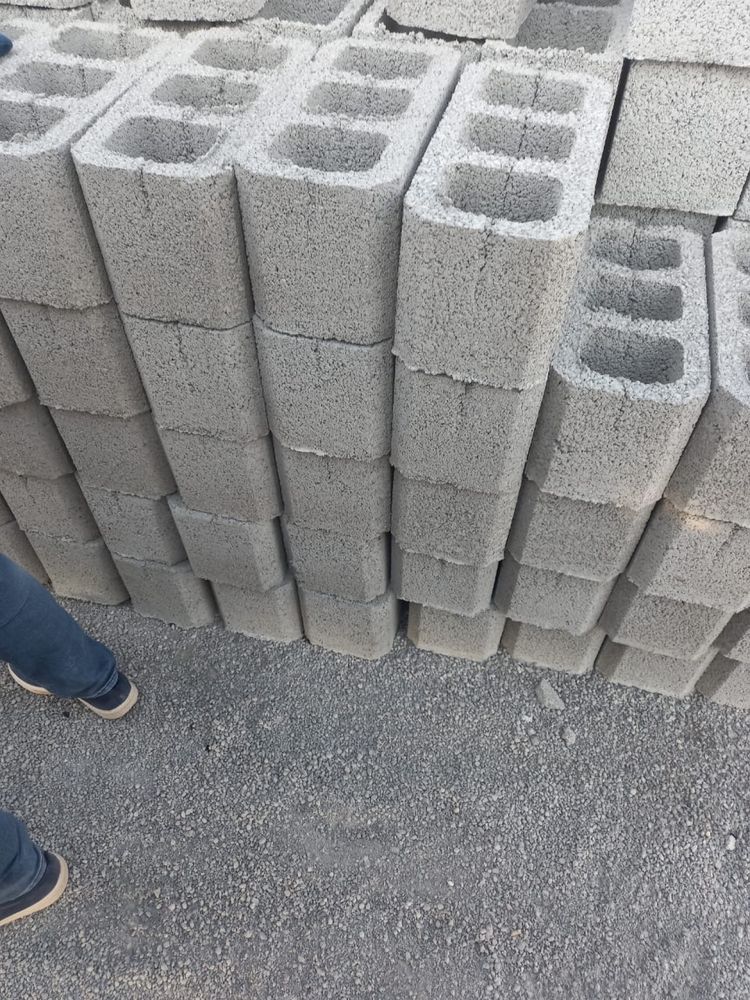 Заборный шлакоблок.