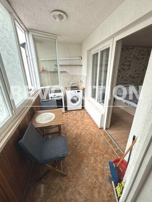 Двустаен апартамент в района на Център !