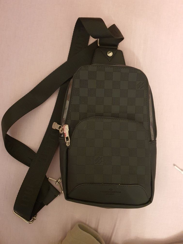 Borseta / Geanta  Louis Vuitton