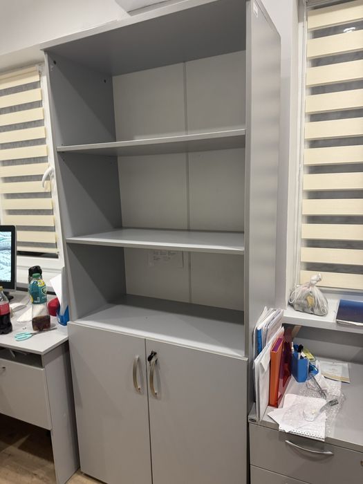 Шкаф серый для офиса