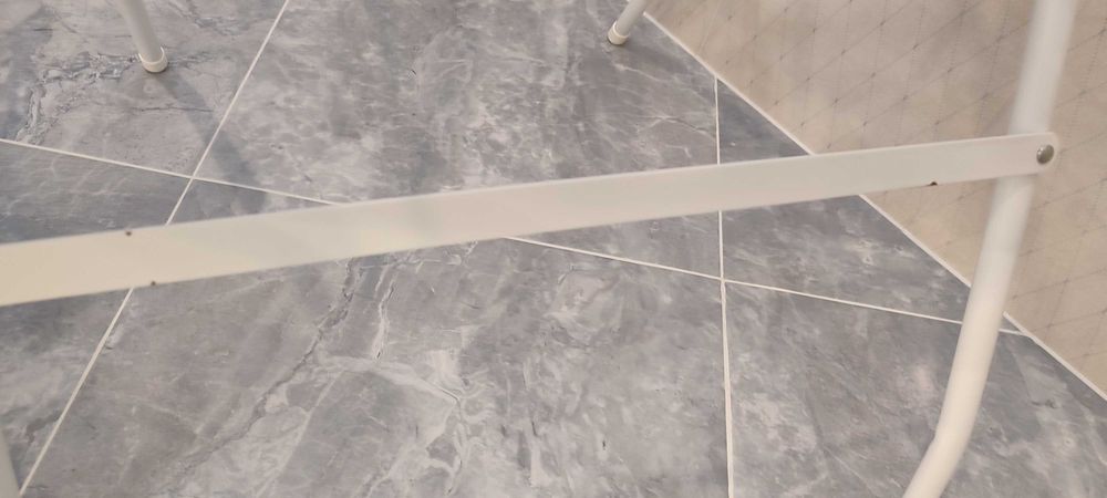 Бебешка вана със стойка и подложка за къпане.