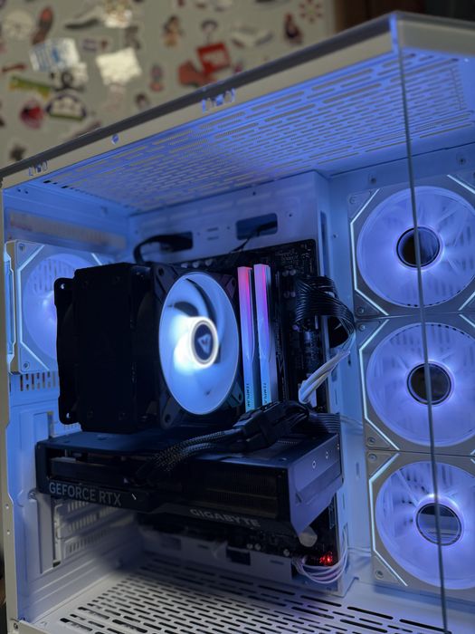 PC Gaming RGB RTX 4070ti i7 13700k 32gb