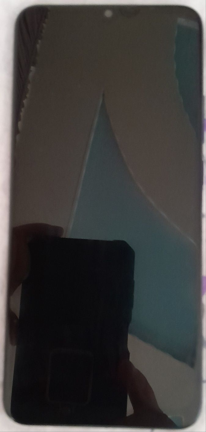 Oppo 15 xolati ekrani almashgan