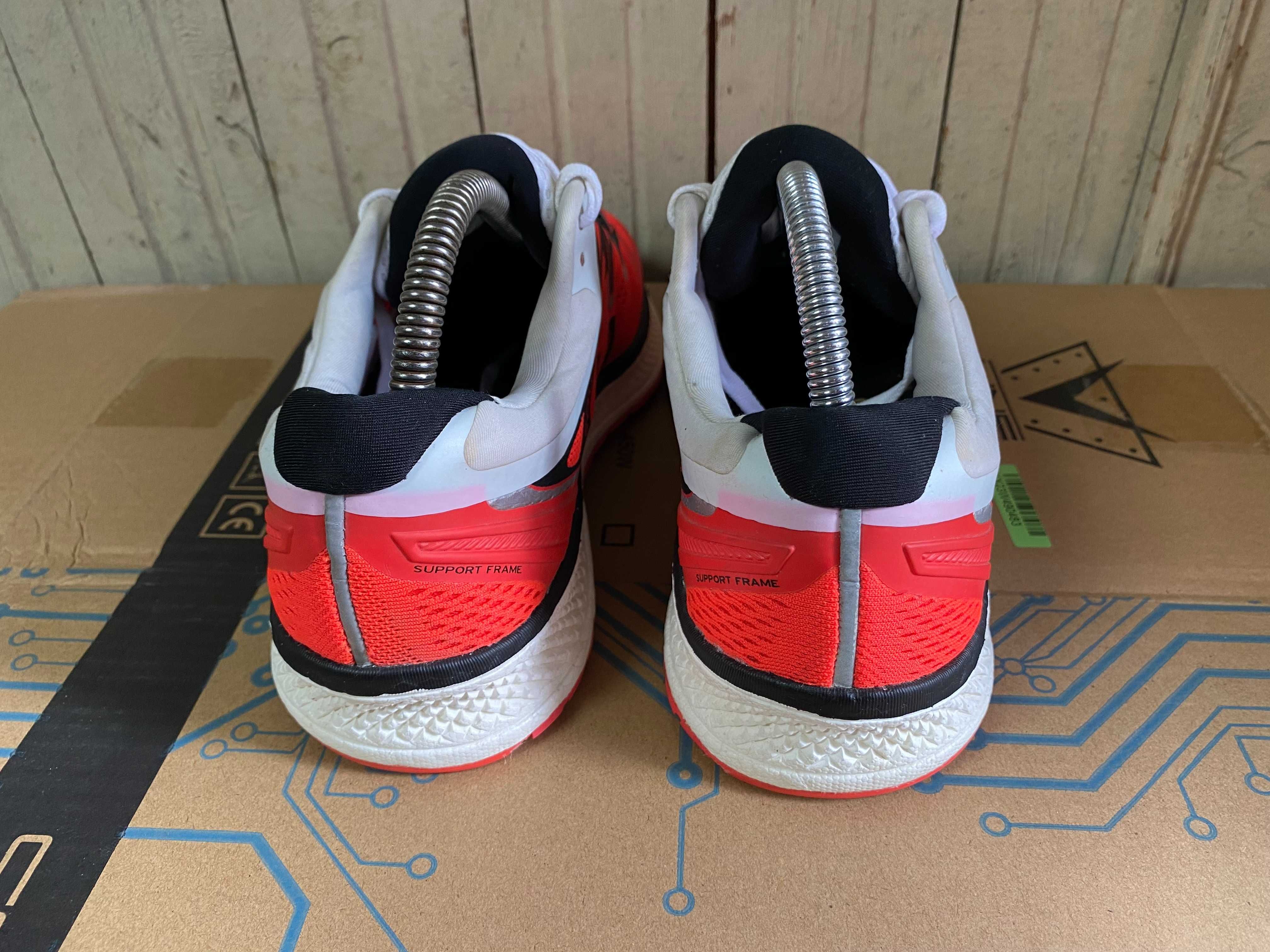 ''Saucony Triumph ISO 4''оригинални маратонки 40.5 номер