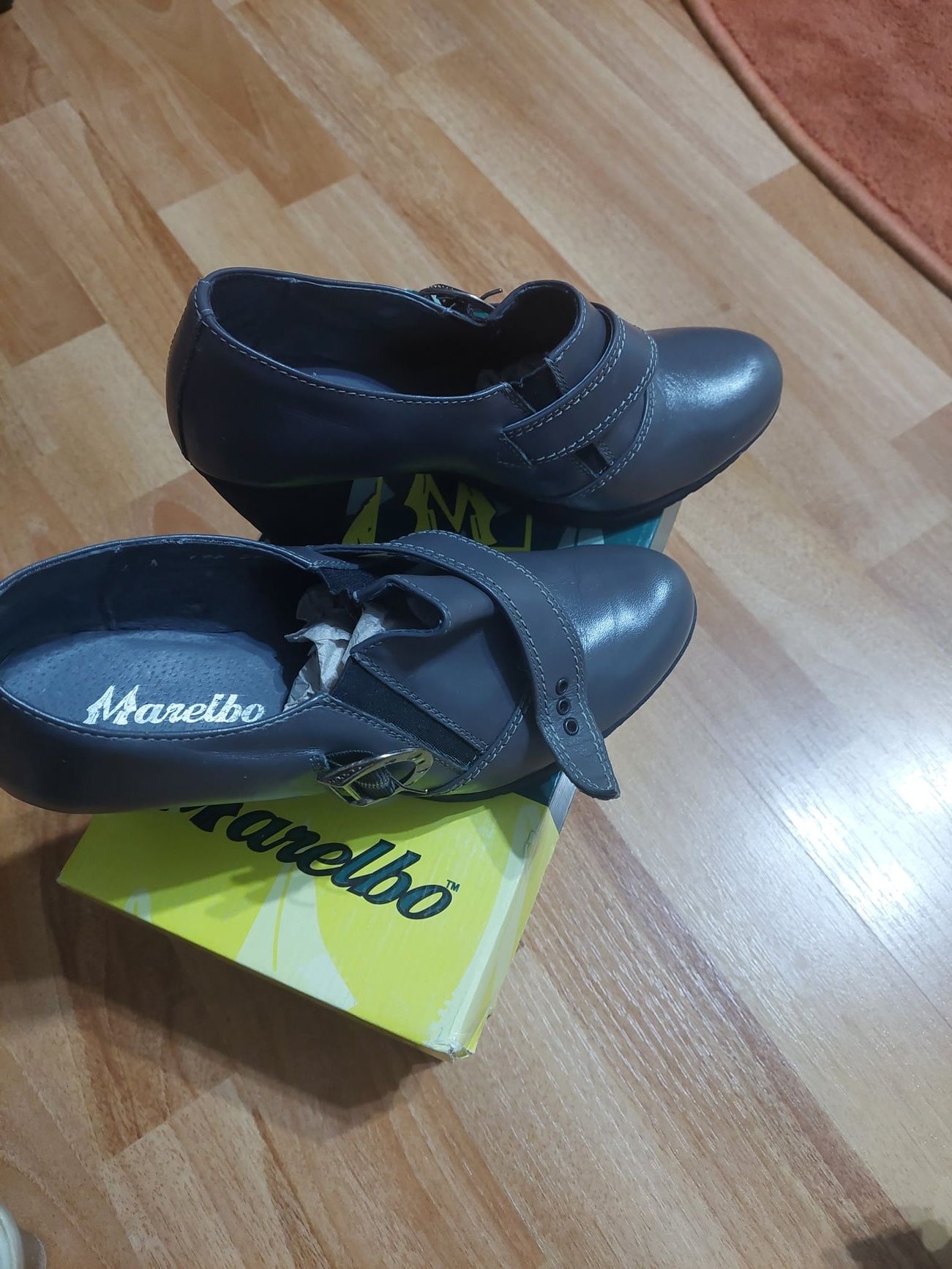 Pantofi din piele marimea 38