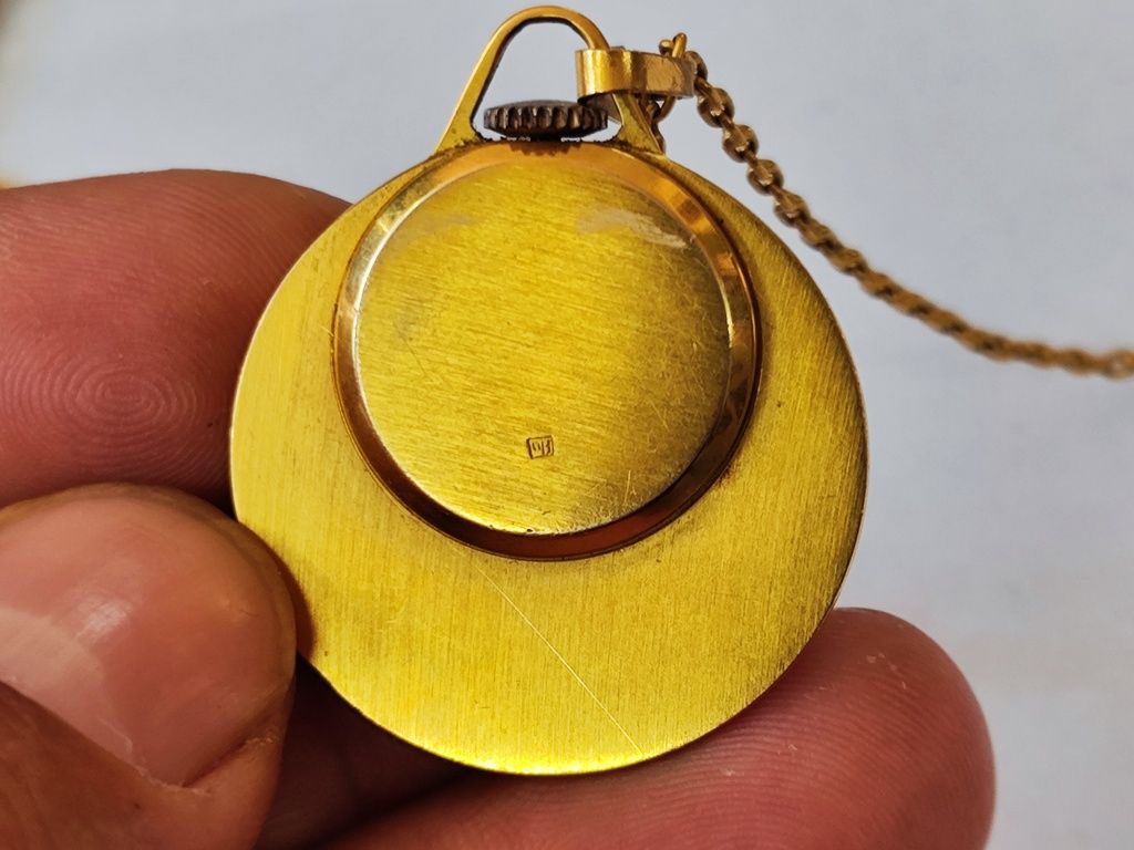 Дамски механичен часовник медальон slava 17 jewels
