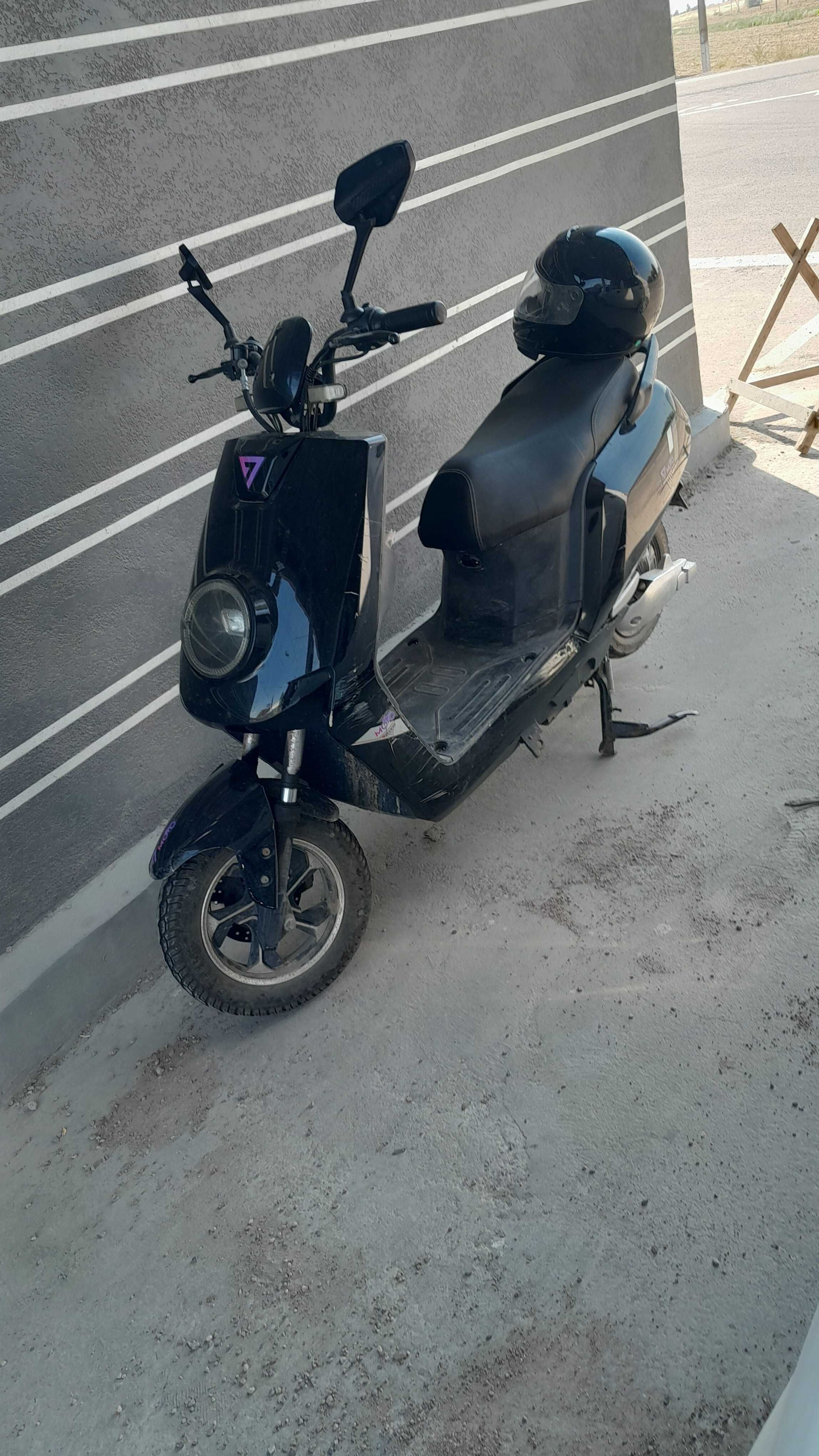 Электроскутер мото.