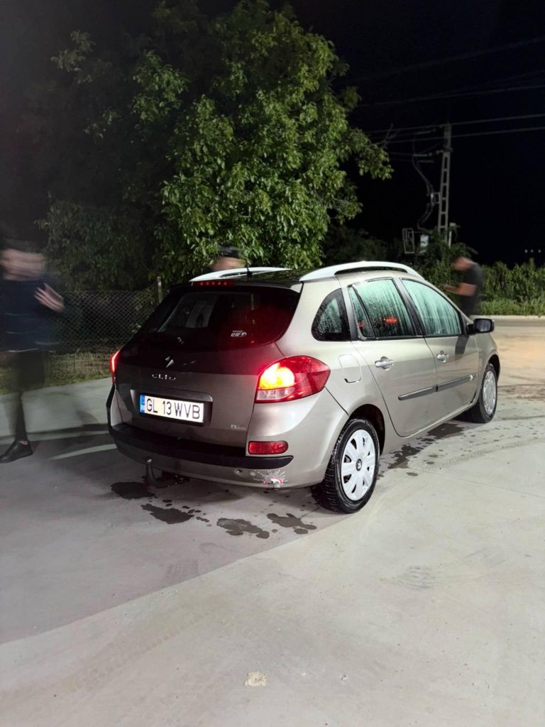 Vând mașina  In stare foarte buna