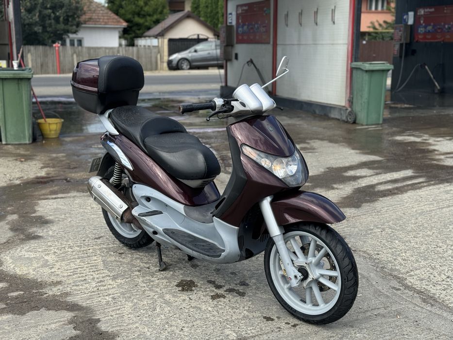 Piaggio Beverly 200