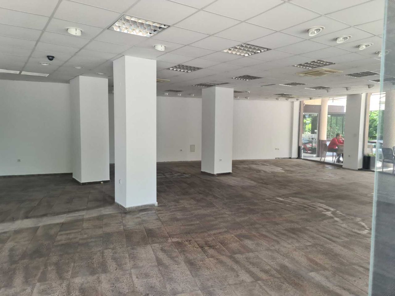 Дава се под наем Офис в Силистра, Запад - 190 кв.м за 1530 € - Снимка #3