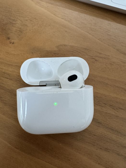 Airpods generatia 2