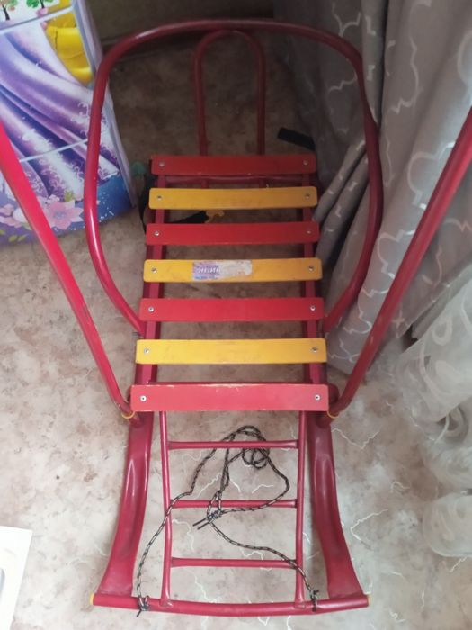 Продам санки 4000