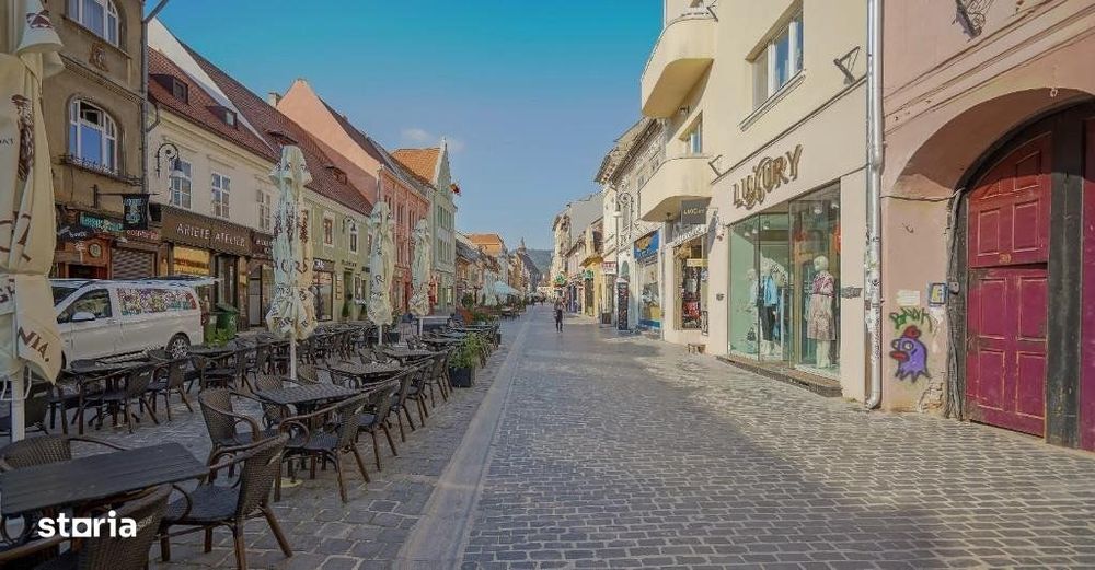 Apartament renovat si mobilat cu curte interioara Republicii pietonal