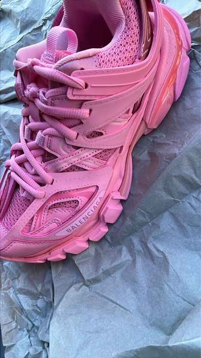 Balenciaga track roz cu led numar 39