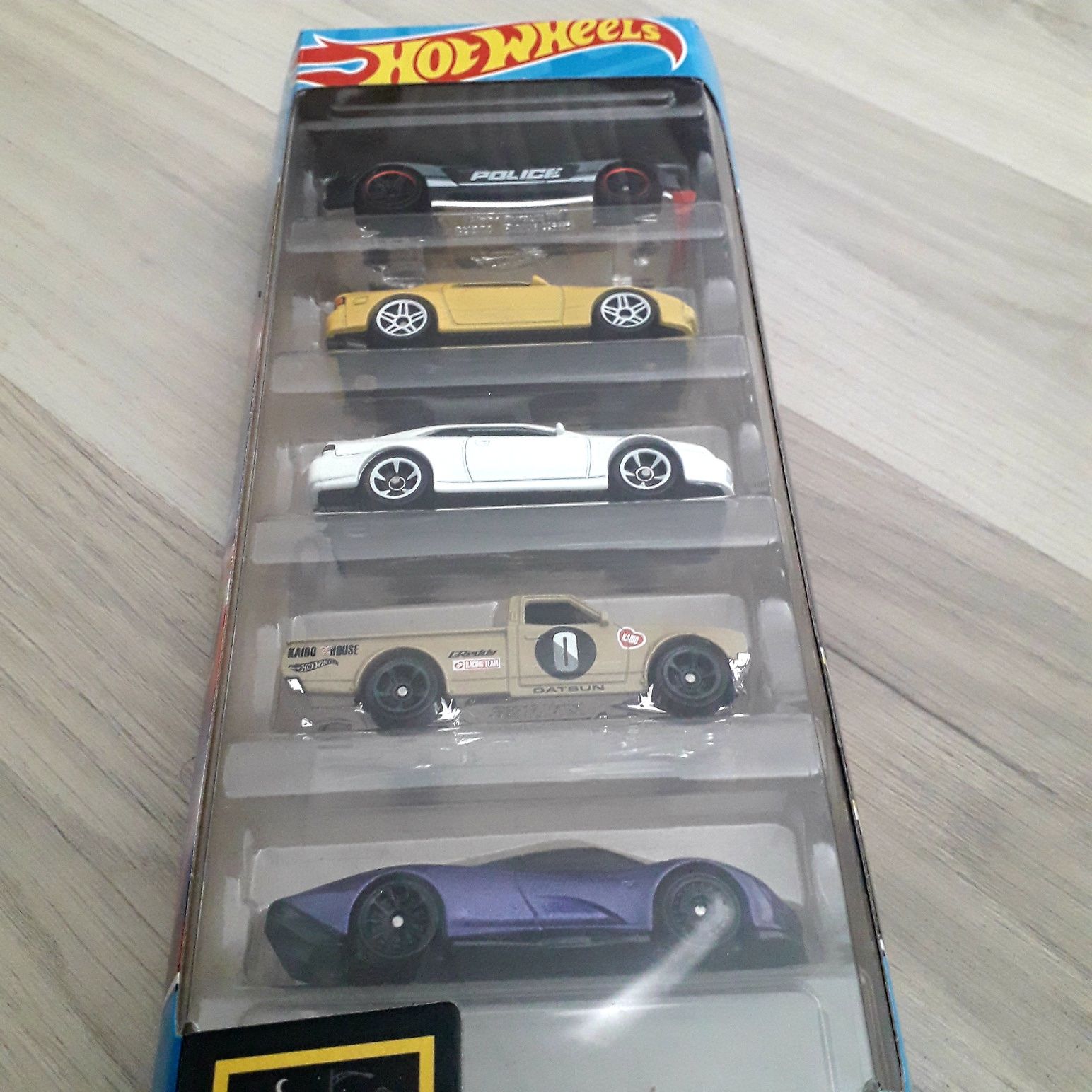 Set masinute de colectie HotWheels, seria Nightburnerz  si Horsepower