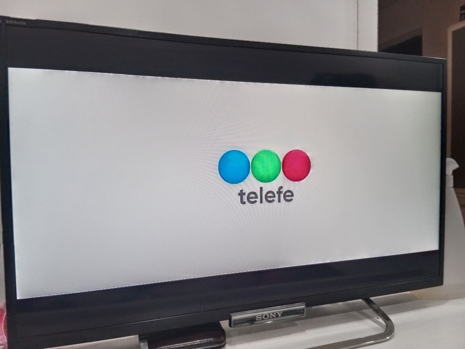 Смарт телевизор  SONY.