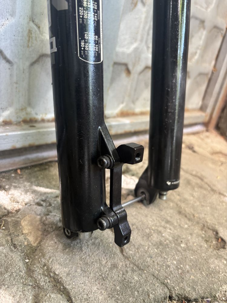 Вилка RockShox Tora 302 solo air U-turn