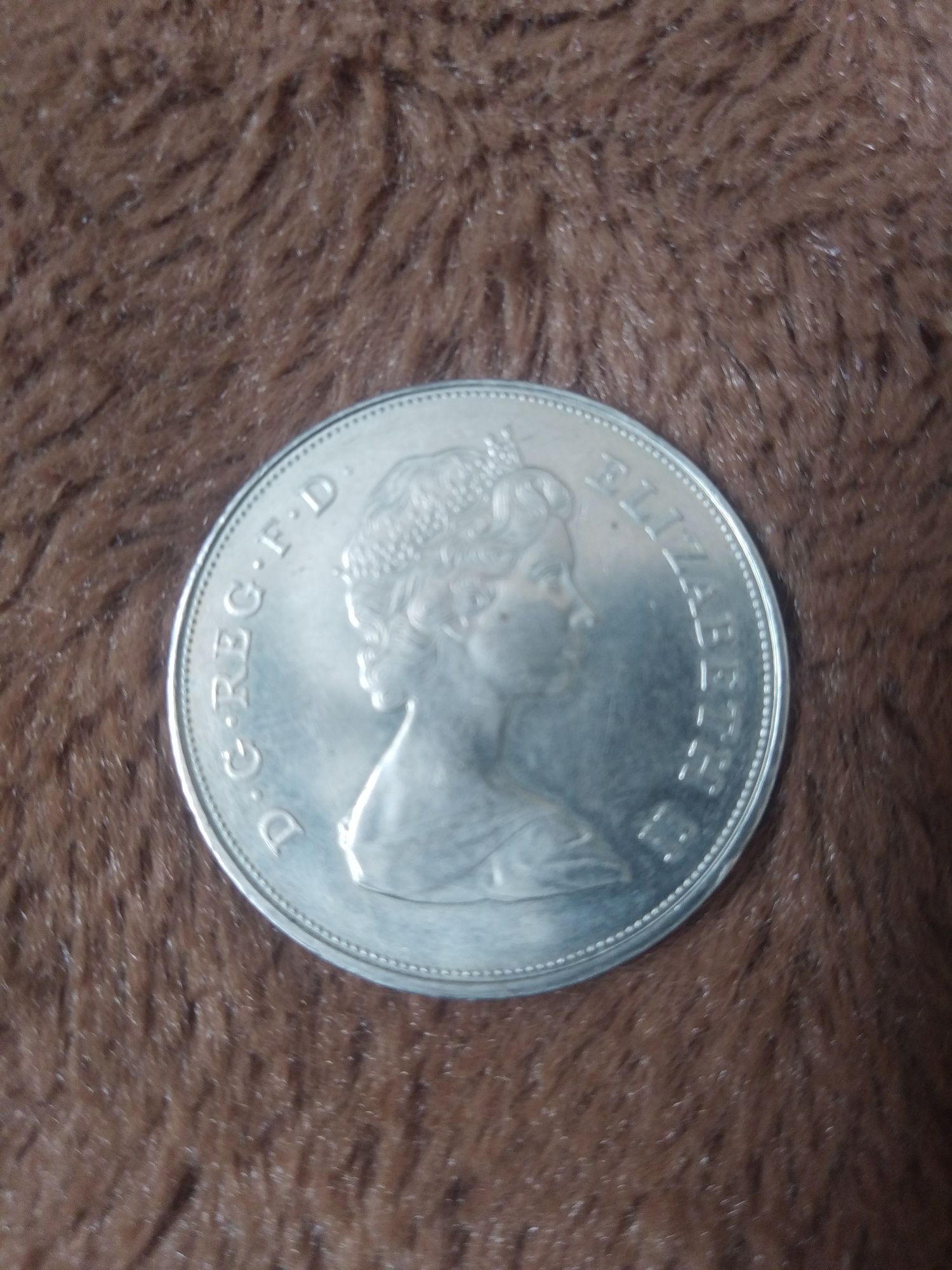 Moneda Printul Charles si Regina 2 1981