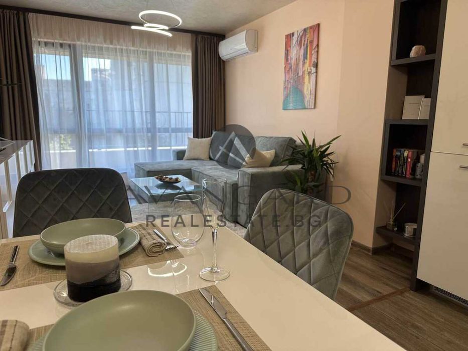 Продава се Двустаен апартамент в Пловдив, Център - 63 кв.м за 2445 €/кв.м - Снимка #1