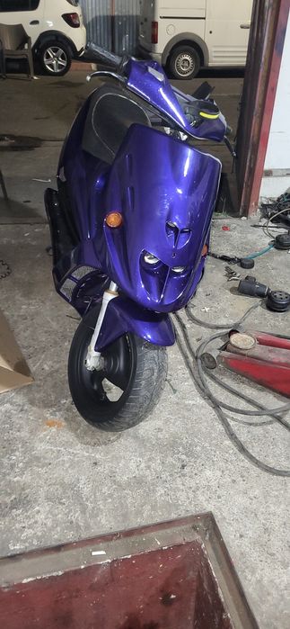 Vând yamaha aerox și malaguti f12