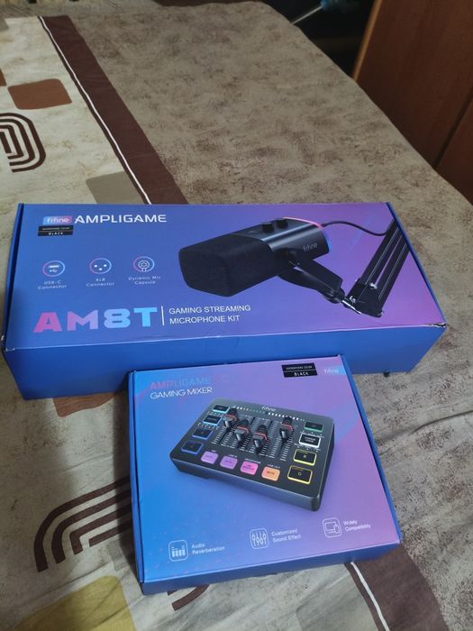 Комбинированный микрофон Fifine и звуковая карта с микшером.