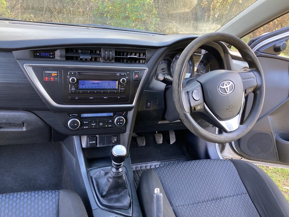 Тойота Аурис//Toyota Auris 1.4D4D 90кс 12-15г/ НА ЧАСТИ/