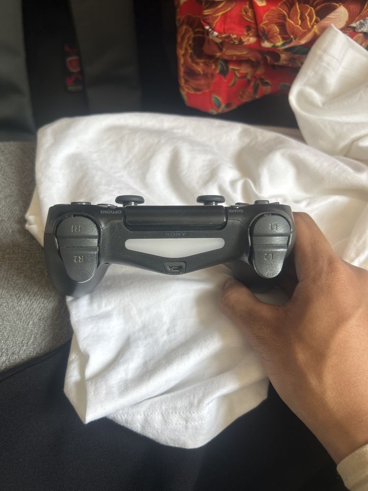 Срочно продается dualshock 4