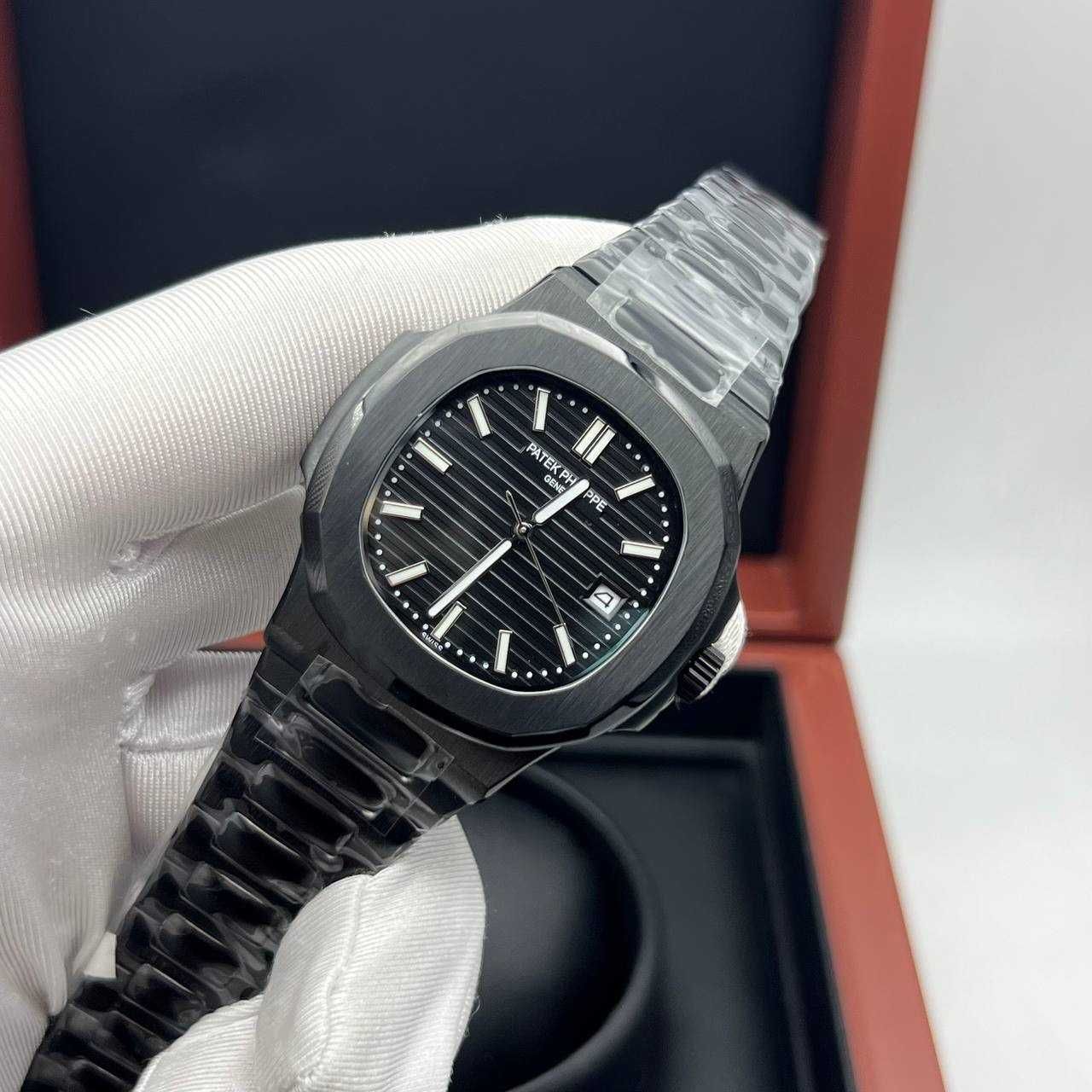 patek philippe nautilus черно черно