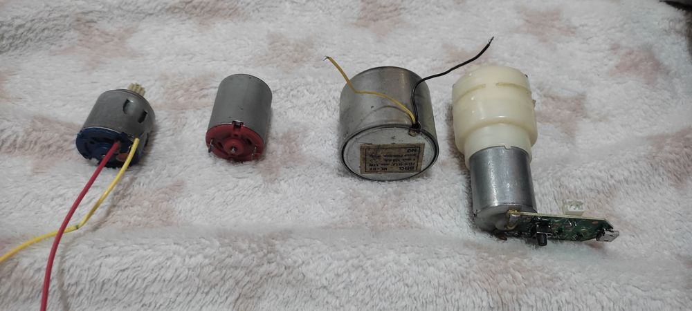 Моторчик от игрушек