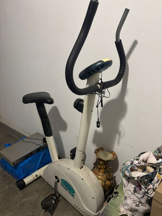 Vând Bicicletă,  aparat de masaj