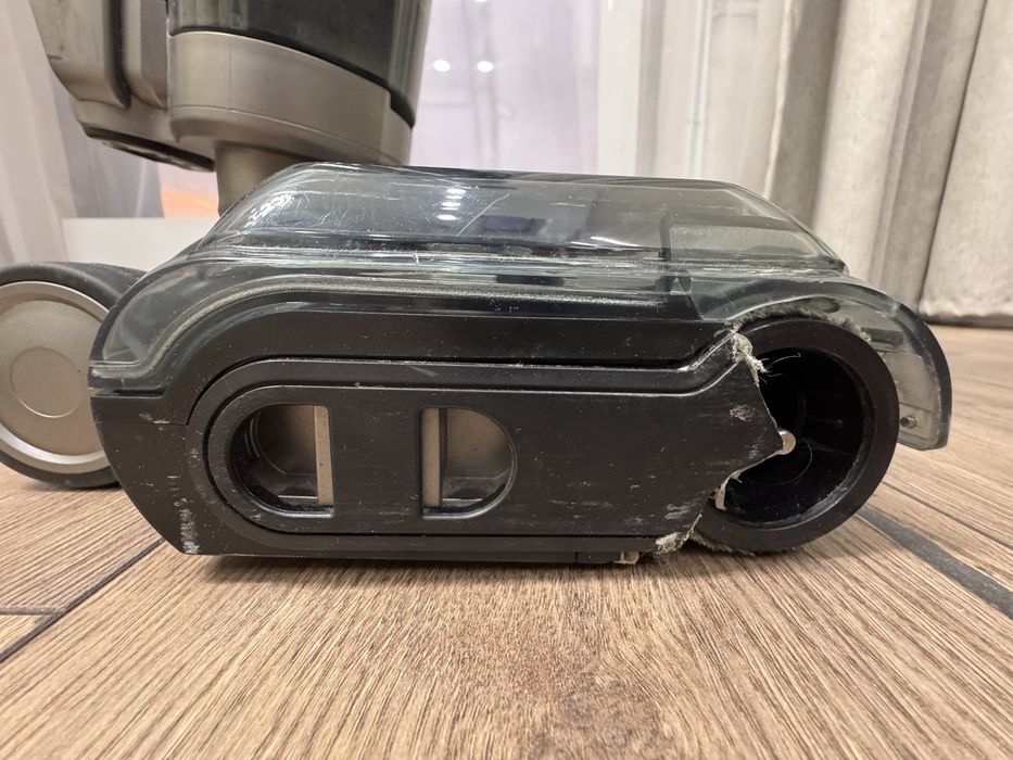 Пылесос вертикальный моющий