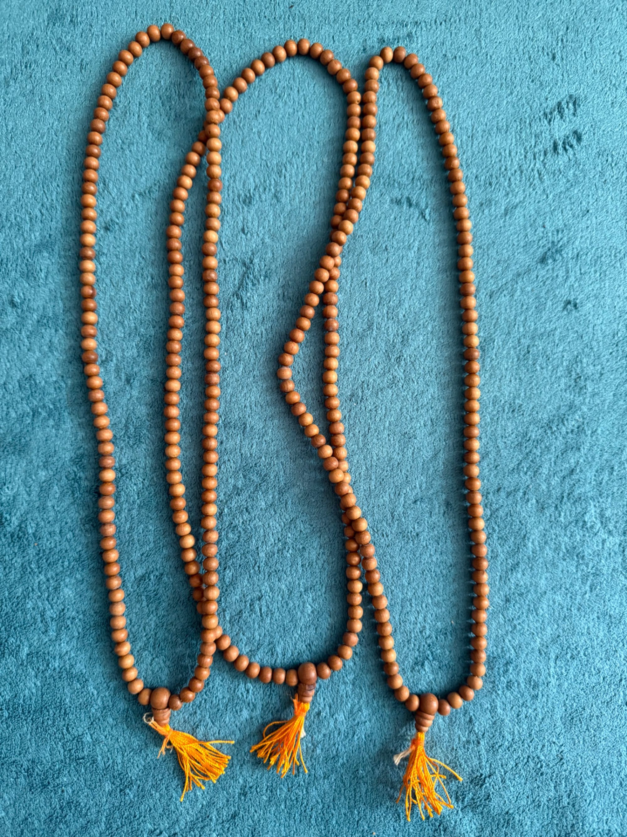 Set 5 bratari Rudraksha & 5 matanii din santal