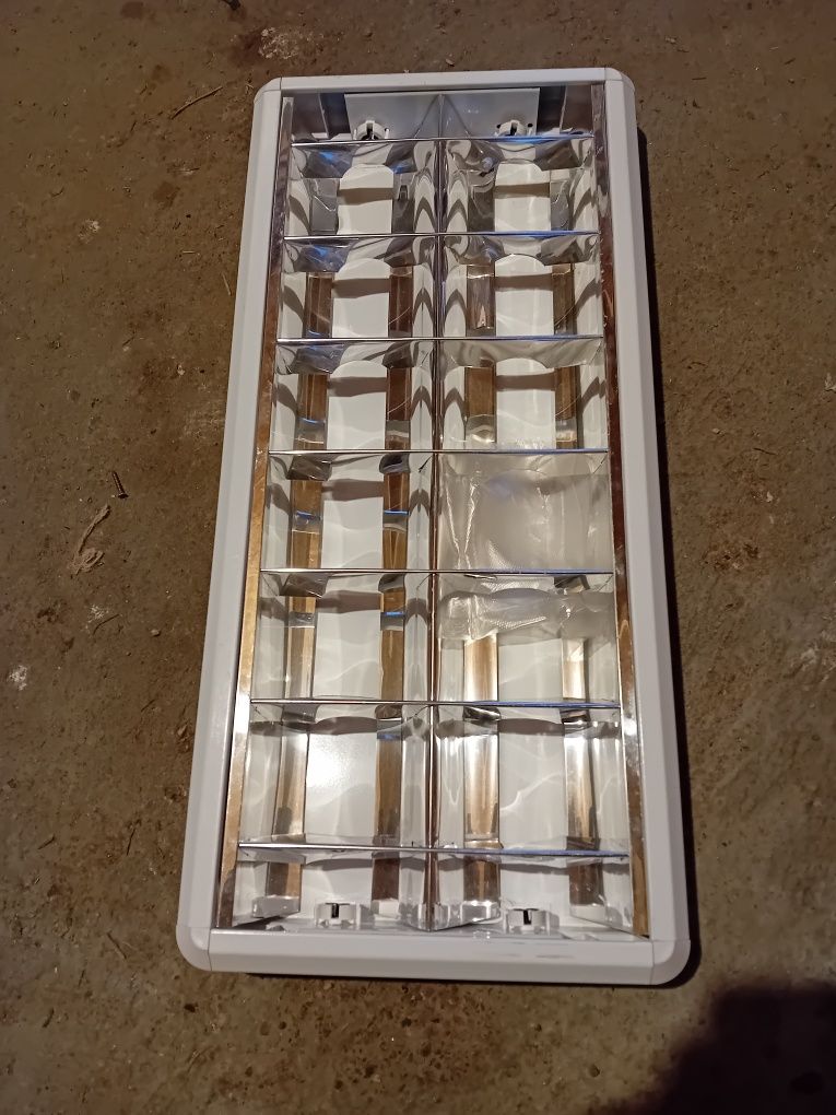 Plafoniere NEON, se poate utiliza LED