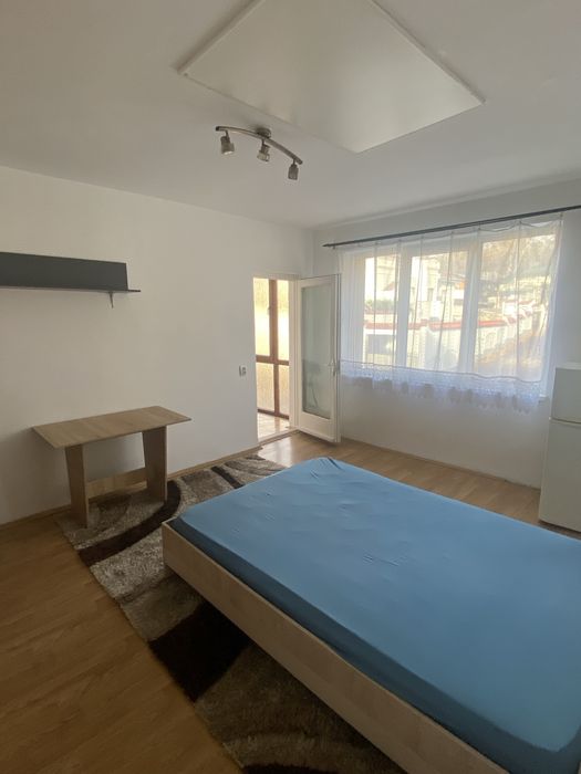 Inchiriez garsoniera zona poli 2