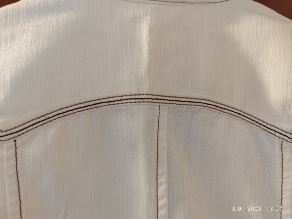 10000тг. Брюки Replay, пиджак Mark Aurel.