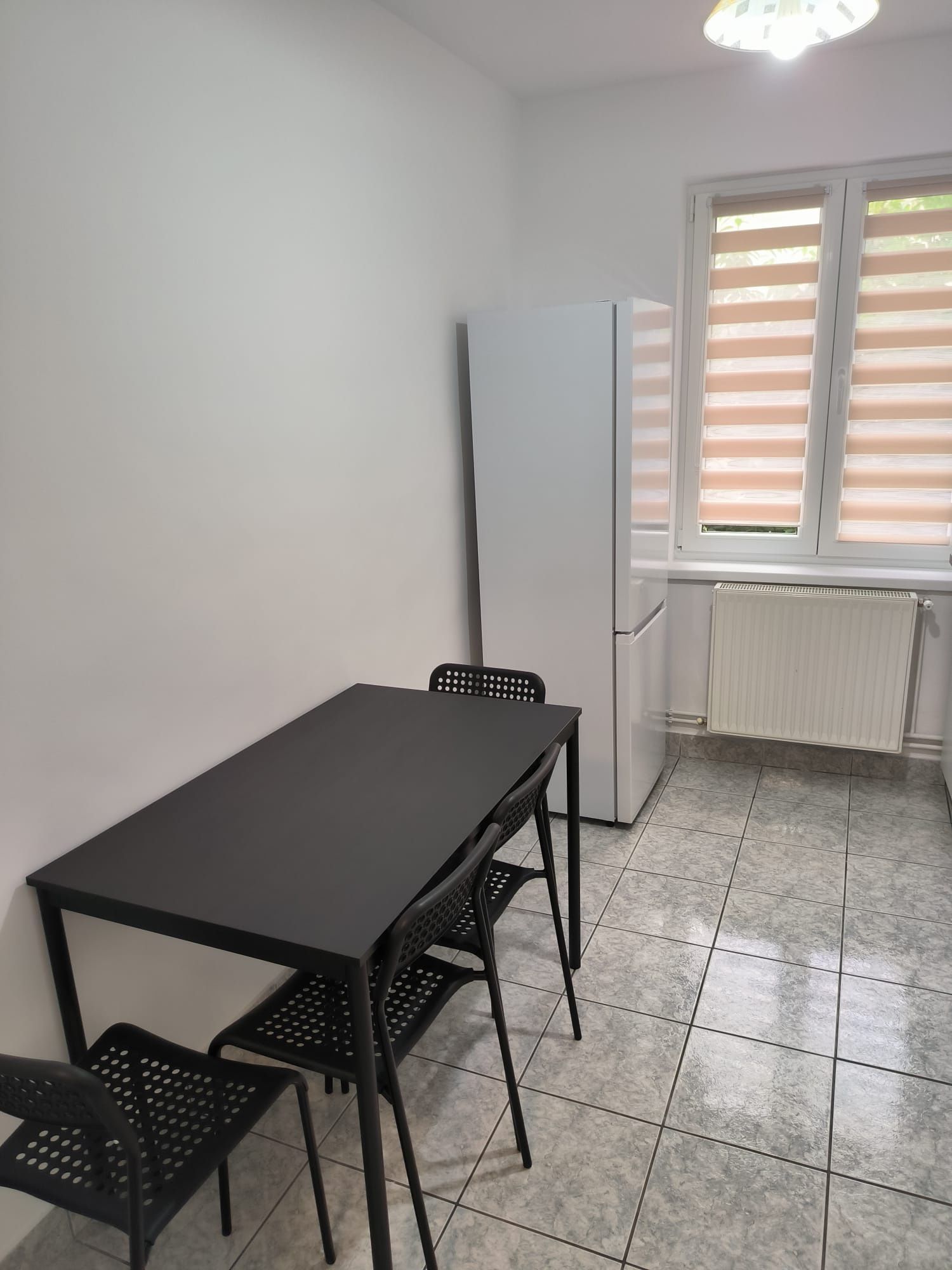 Închiriez apartament 2 camere, et.2, nou