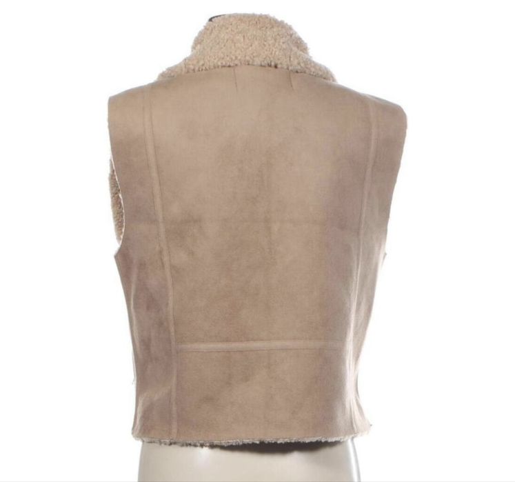 Зимен елек в бежаво букле