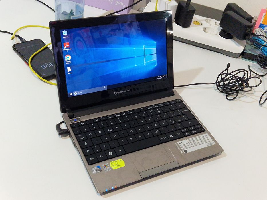 Mini laptop Packard Bell perfect funcțional