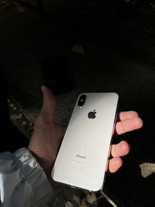 Iphone Xs като нов!!